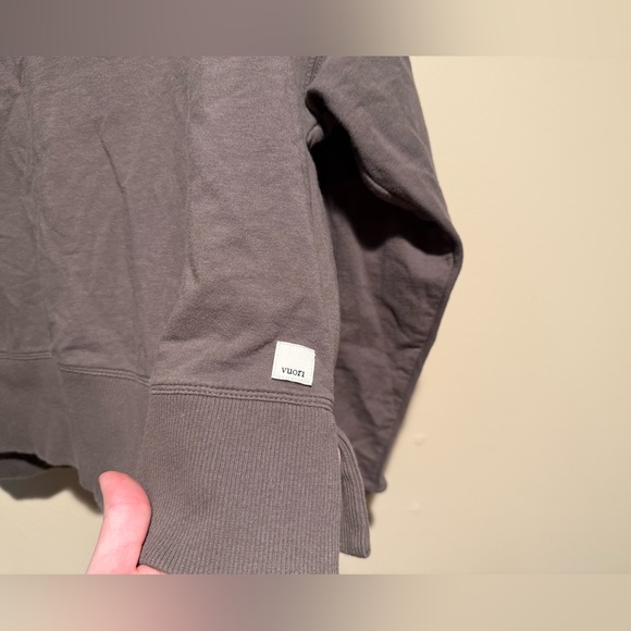 Vuori Women’s Laguna Henley - Picture 6 of 9